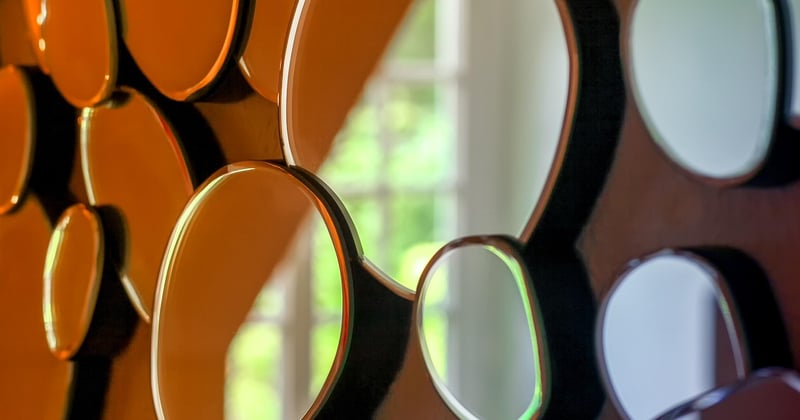 Un grand miroir rond 120 cm pour agrandir et illuminer votre pièce