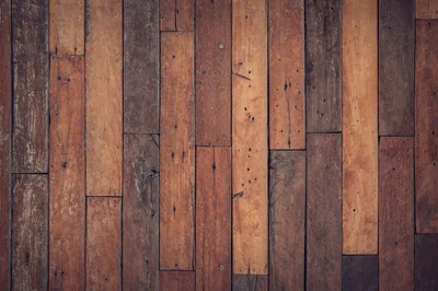 Comment rattraper le niveau d'un plancher en bois en 2026 : guide pratique et astuces